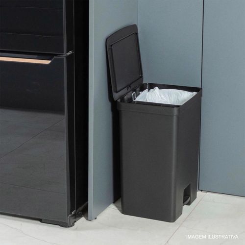 Lixeira Trium OU com Pedal 50 Litros Preta
