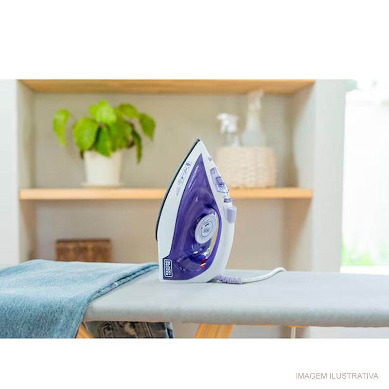 Ferro_a_Vapor_Black_Decker_com_Spray_220v_1073794