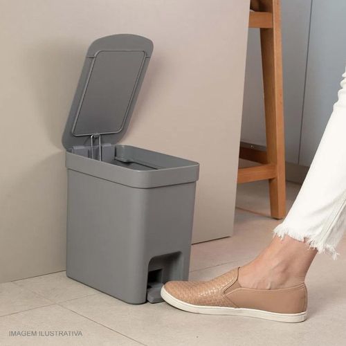 Lixeira Trium 6 Litros OU com Pedal Chumbo