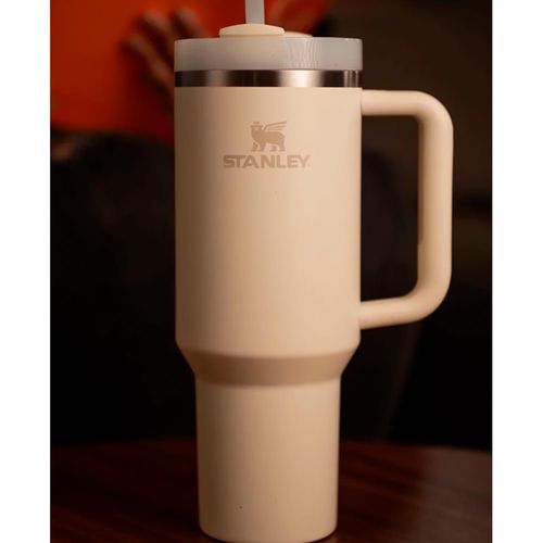 Copo Térmico Quencher Stanley 887 ml Cream