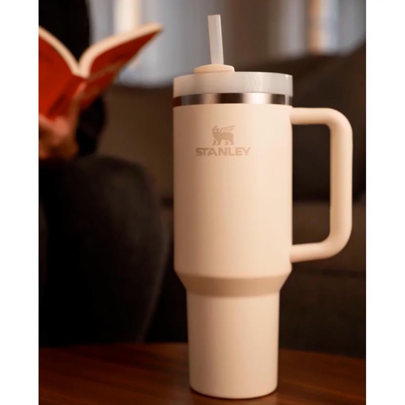 Copo_Trmico_Quencher_Stanley_887_ml_Cream_1053302