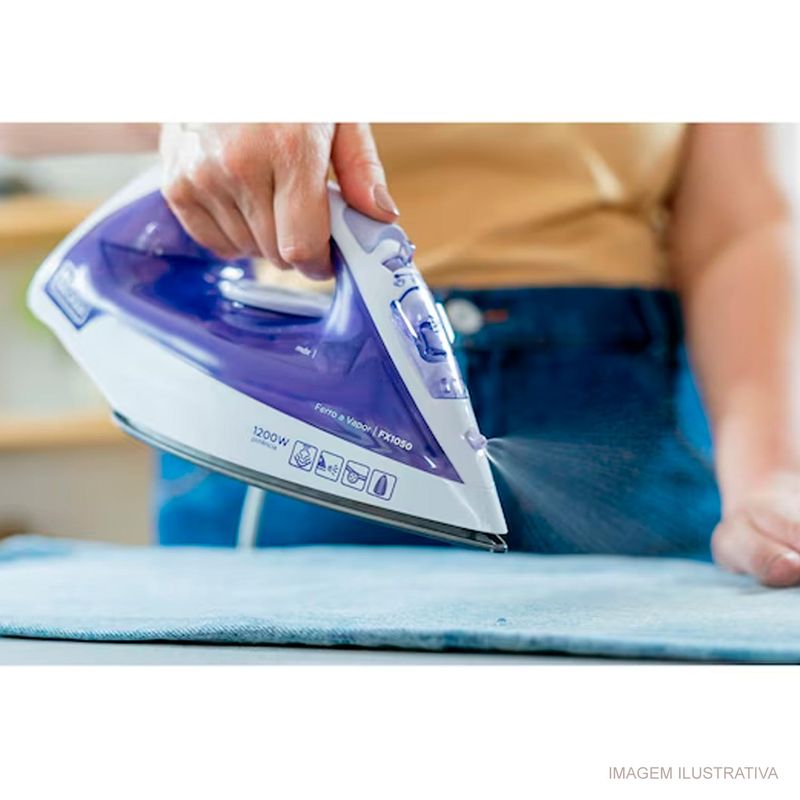 Ferro_a_Vapor_Black_Decker_com_Spray_Base_Antiaderente_127v_1073786